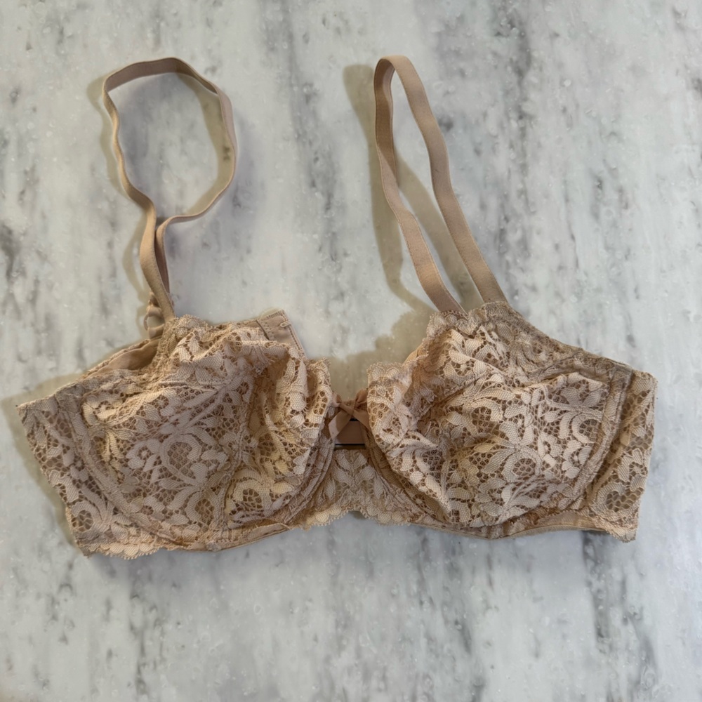 Not for sale Victoria’s Secret Body by Victoria Nude Lace Bra 34D